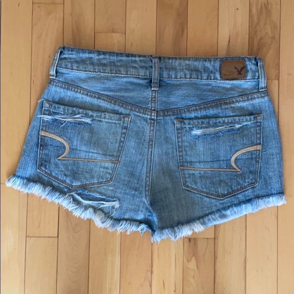 American Eagle Jean Shorts Patches Rips Size 4 - Picture 3 of 3